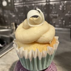 image of a single cupcake